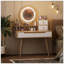 Ensemble de coiffeuse avec 3 miroirs lumineux réglables et pieds en bois massif, ensemble de coiffeuse avec 4 tiroirs et 3 tablettes ouvertes pour les petites chambres
