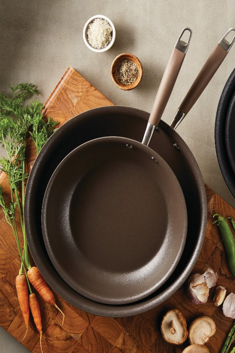 Skillets & Fry Pans