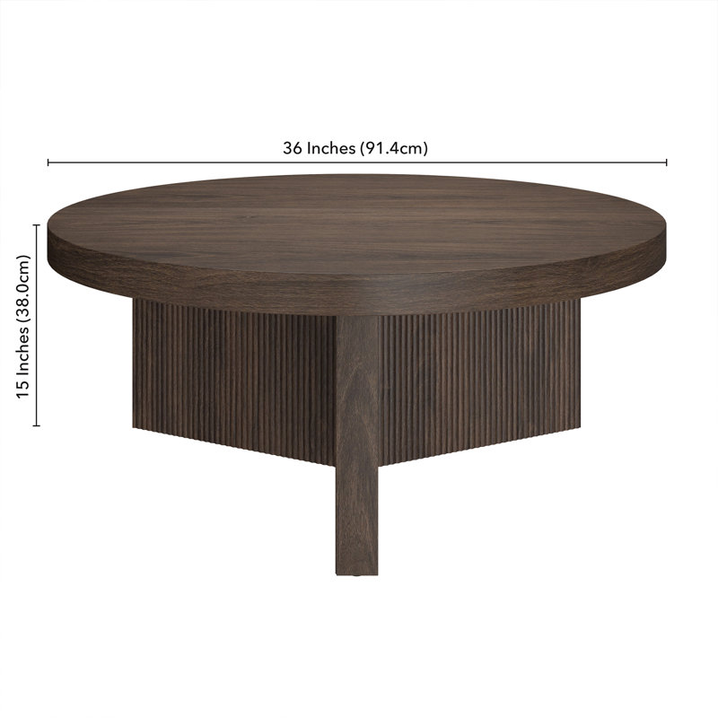 Table basse de 36 po de largeur avec base cannelée - Centre de table scandinave en bois aggloméré brun aulne | Holm