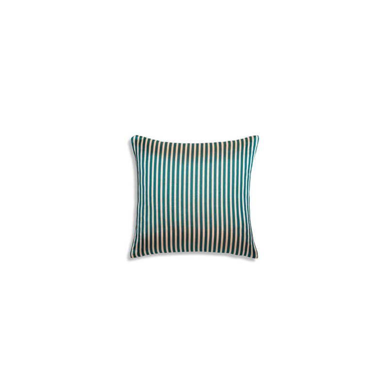 Vertical Kutnu With Pillow
