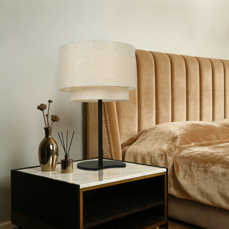 Lampe de table minimaliste à une lumière, abat-jour étagé en lin couleur avoine
