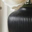 Ensemble de 2 vases ronds en céramique texturés à rayures noires de 5 pouces
