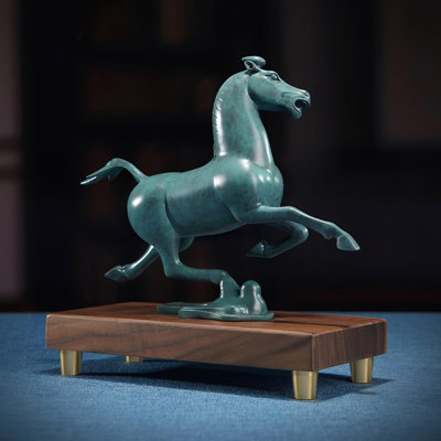 Élégante sculpture de cheval en laiton