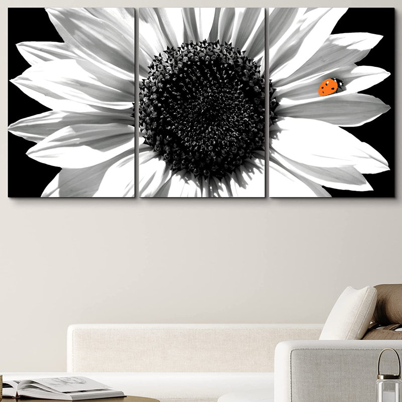 «Sunflower A Ladybug on a Sunflower», ensemble de 3 reproductions de photos sur toiles tendues, H 24 po x l 16 po