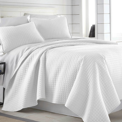 Southshore Fine Linens Vilano Oversized Quilt Set, Double-Brushed Microfiber Lightweight Quilted Bedding and 2 Pillow Shams, Full/Queen, White
