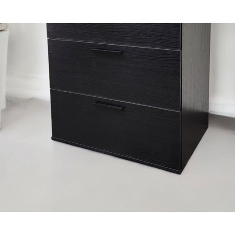Commode noire à quatre tiroirs Oliver
