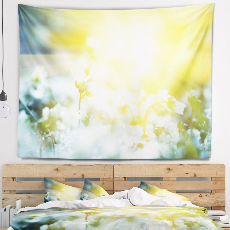Belles fleurs blanches au lever du soleil, H 50 po x l 60 po