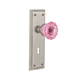 New York Plate with Decorative Keyhole and Crystal Pink Door Knob