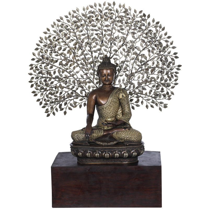 Bouddha Padmasana sous l'arbre Bodhi réaliste