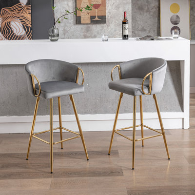 Ensemble de 2 tabourets de bar en velours de 30 pouces avec repose-pieds chromé et pieds dorés