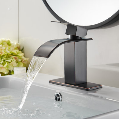 Single-handle Bathroom Faucet with Drain Assembly