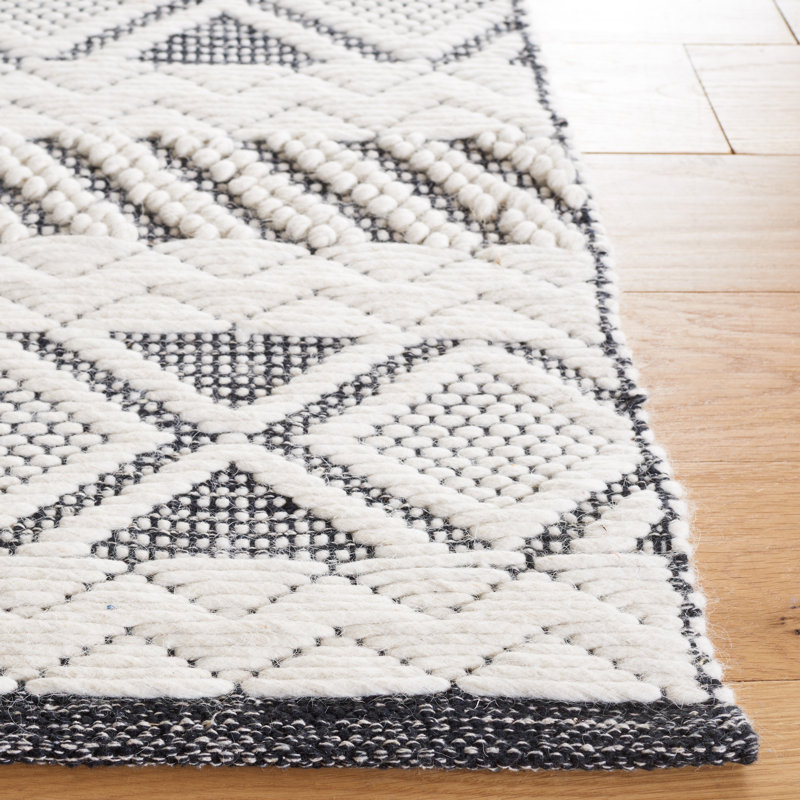 Vermont Hand-Knotted Ivory Wool 5' x 8' Area Rug