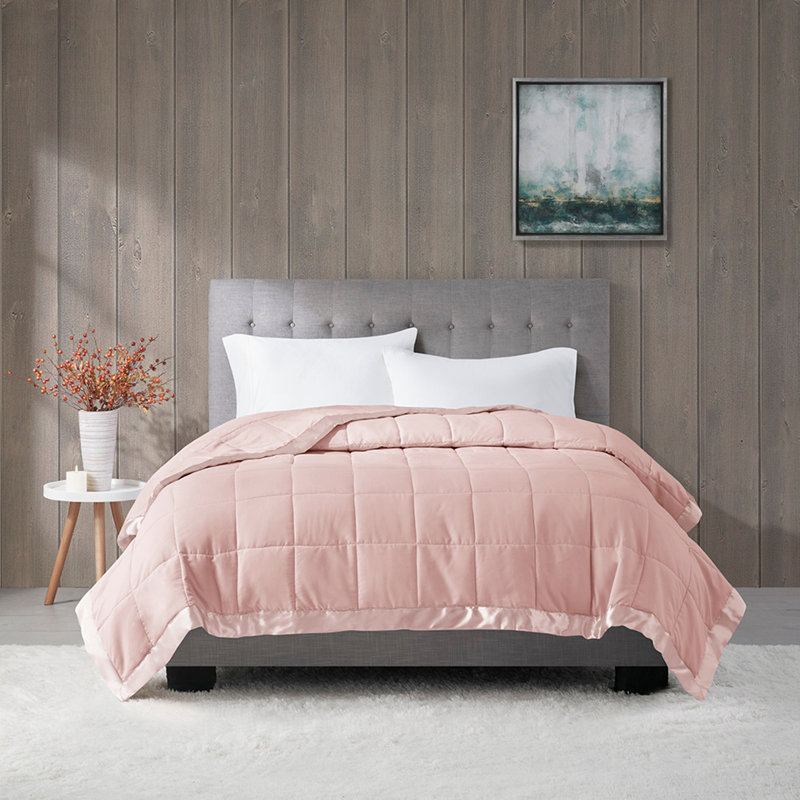 Couverture légère en duvet synthétique avec bordure en satin, Lit simple, Rosé