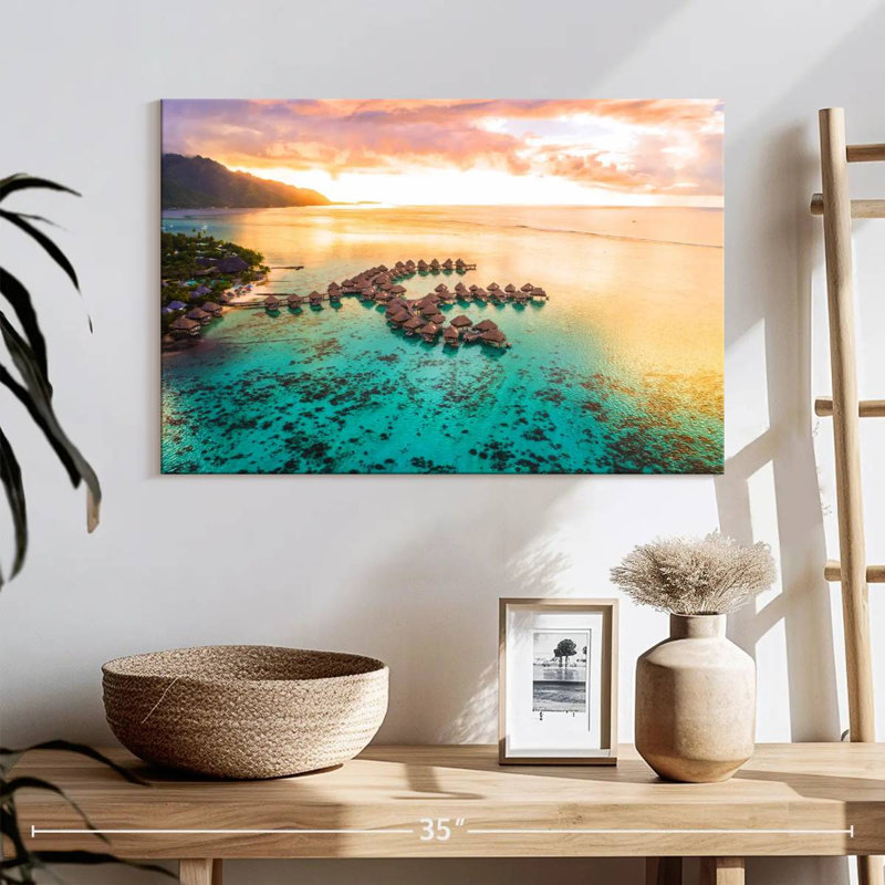 Lilie Moorea, pavillons flottants, H 16 po x l 24 po
