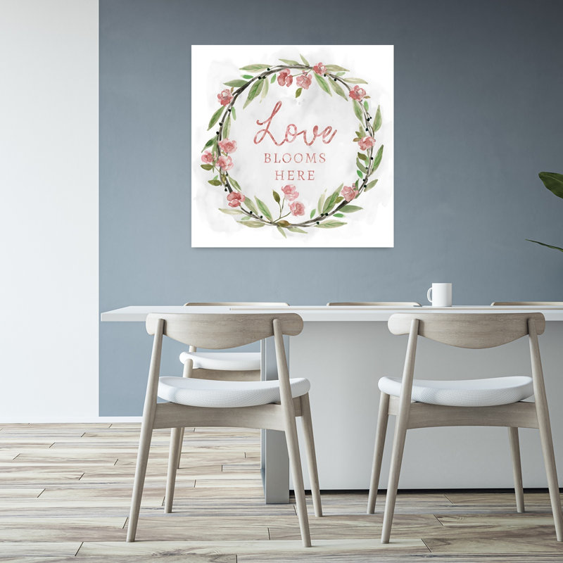 «Love Blooms Wreath», art mural élégant paysage éthéré moderne, H 32 po x l 32 po