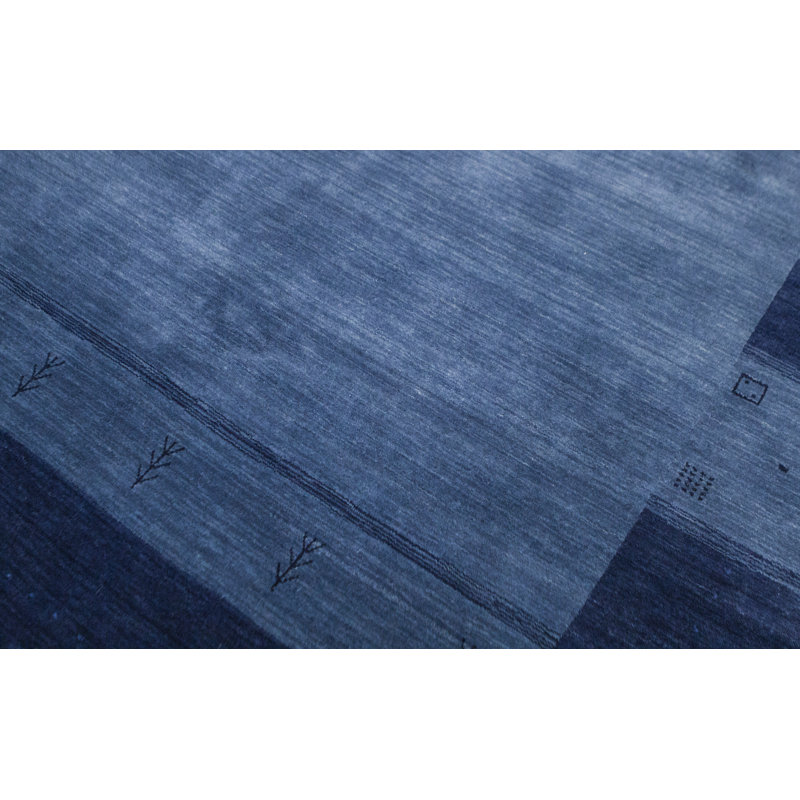 Tapis bleu marine noué à la main de haute qualité