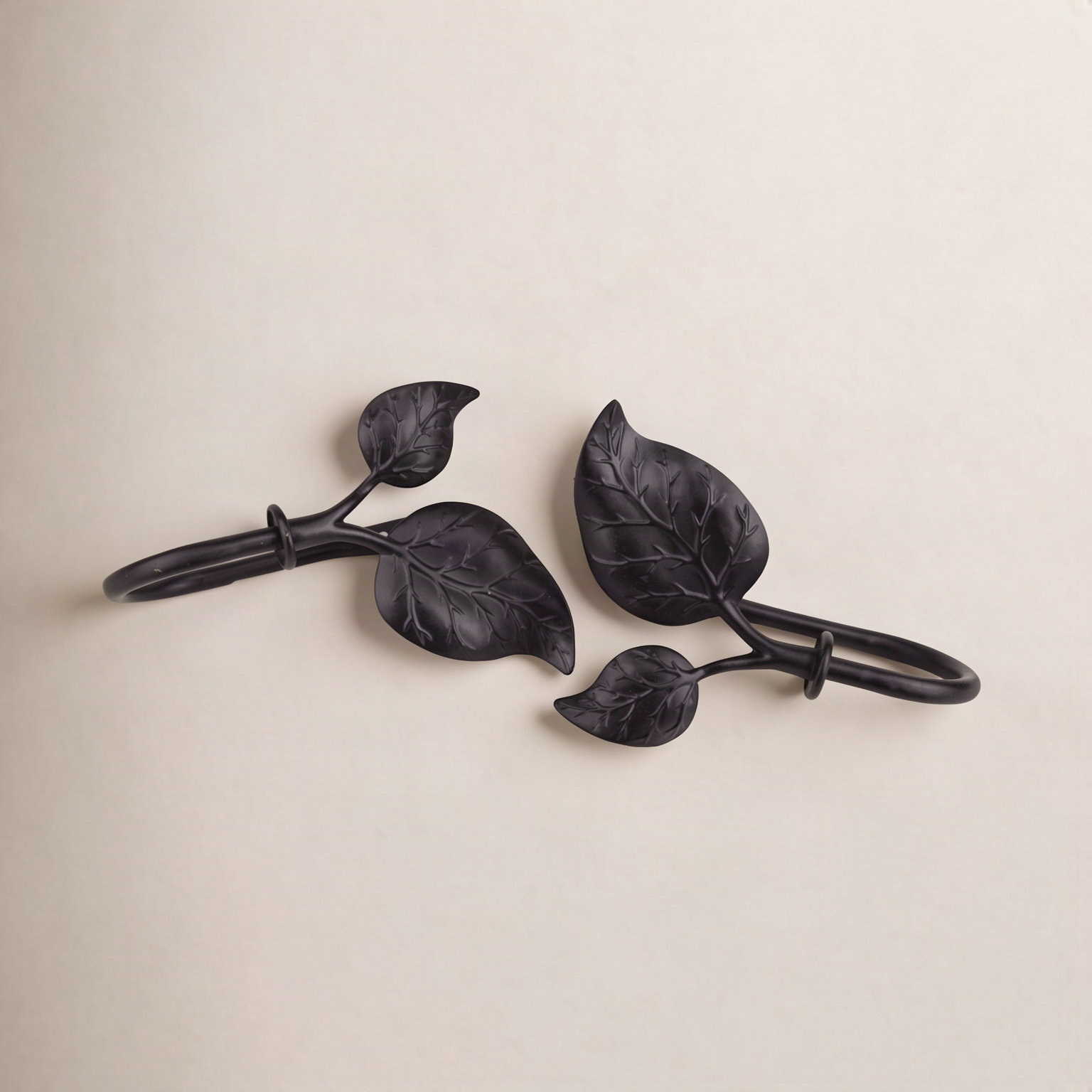 Sycamore Curtain Holdback, Black
