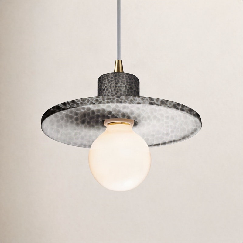 Luminaire suspendu simple Leni, Étain martelé, Laiton antique