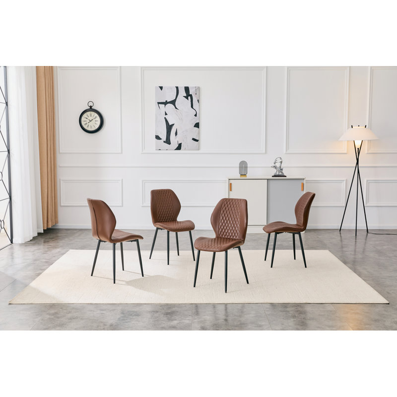 Ensemble de 4 chaises modernes en polyuréthane matelassé brun clair avec pieds en métal noir, Brun