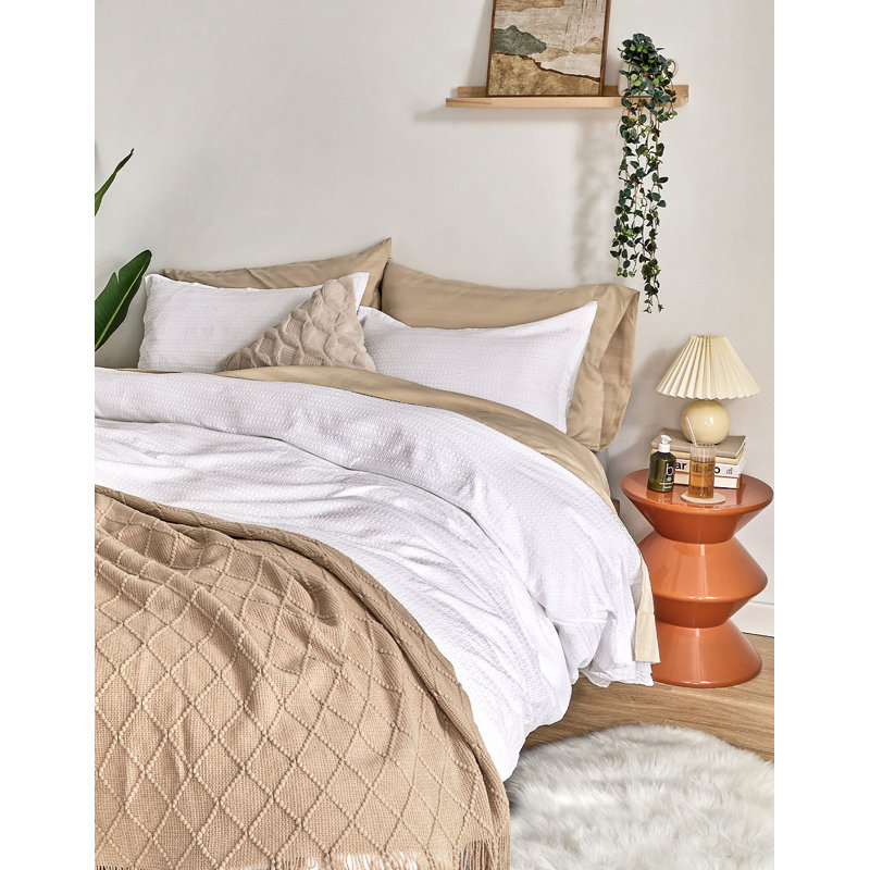 Polyester White Jacquard Duvet Cover, Full Duvet Cover + 2 Standard Pillowcases