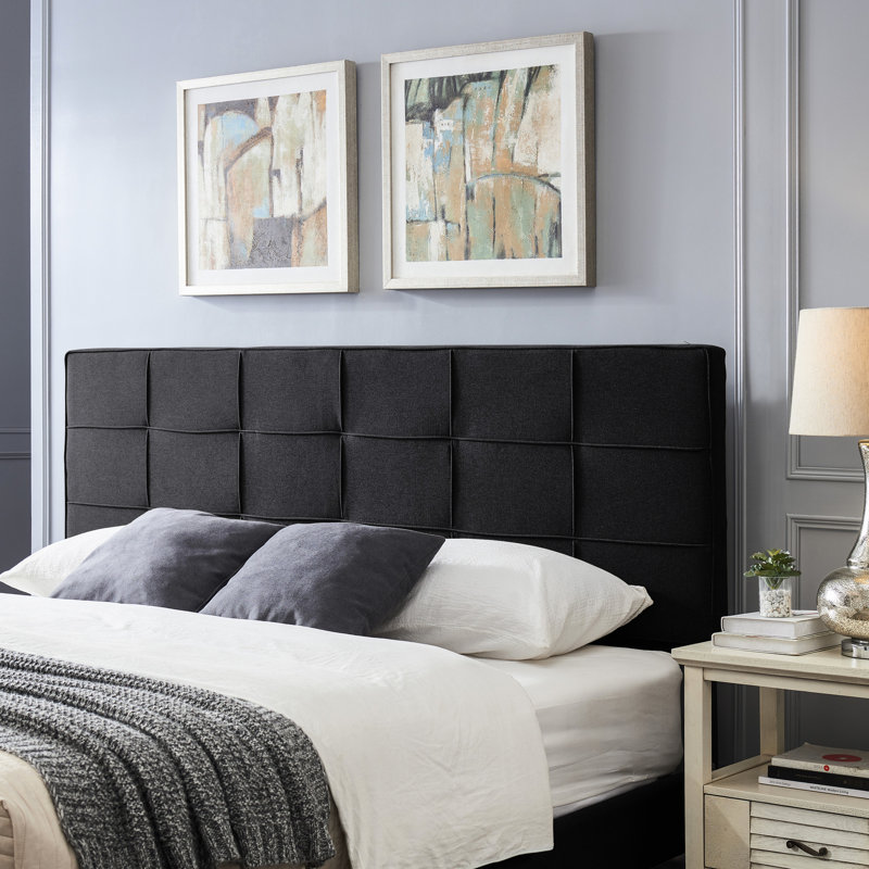 Tête de lit contemporaine gaufrée pour très grand lit avec housse en tissu et capitonnage noir, Noir
