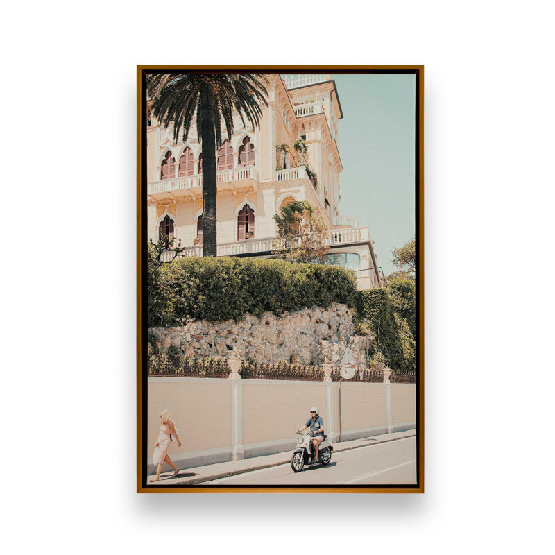 Impression sur toile Coastal Villa, dans un cadre en chrome poli, 30 po x 20 po, Cadre flottant or poli