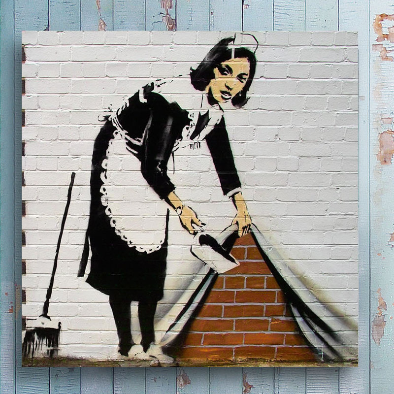 "Maid" par Banksy, impression sur toile tendue, H 18 po x l 18 po x P 1,5 po