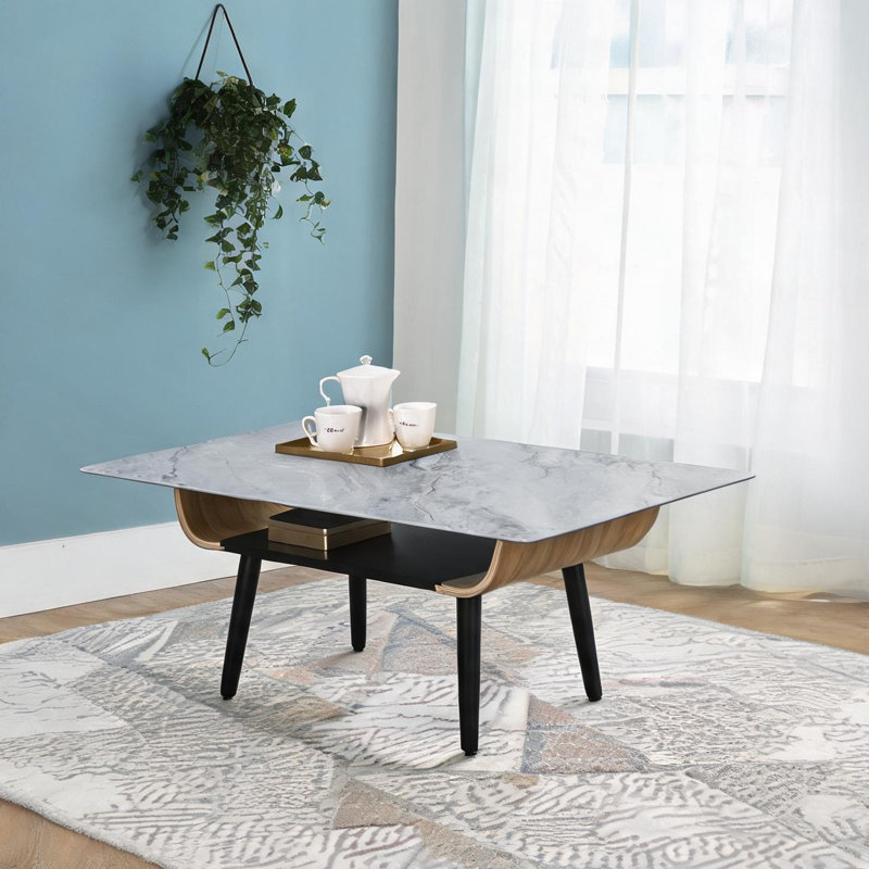 Table basse l 47 po avec plateau en verre marbré et bois cintré