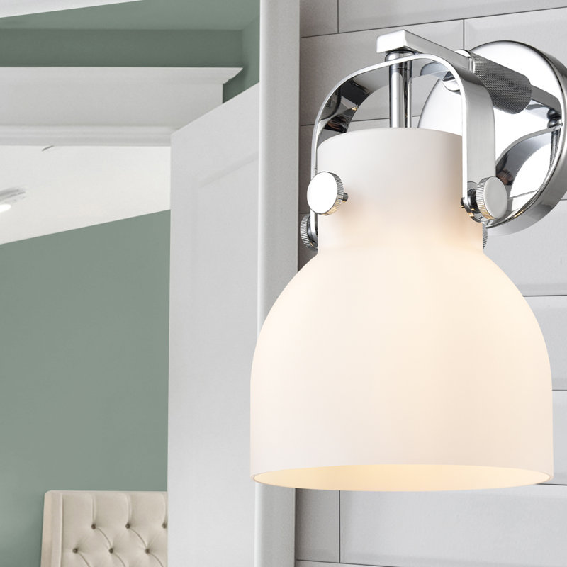 Applique murale 1 lumière 6 po Skycrest, Chrome poli, Blanc mat