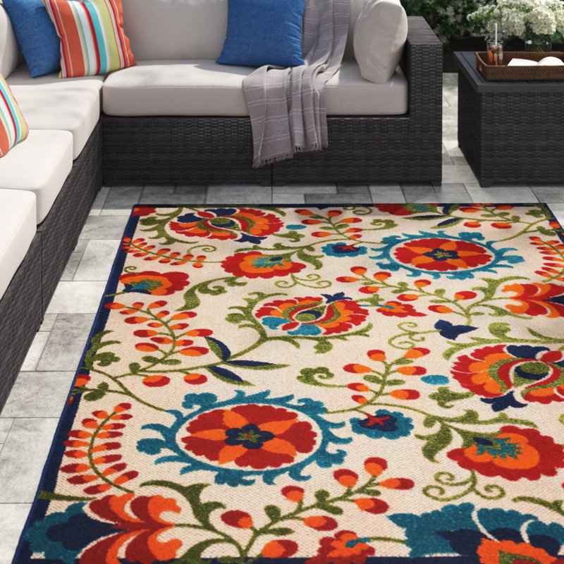 Bernia Floral Ivory/Red/Green Indoor/Outdoor Area Rug, Rectangle 6' x 9'