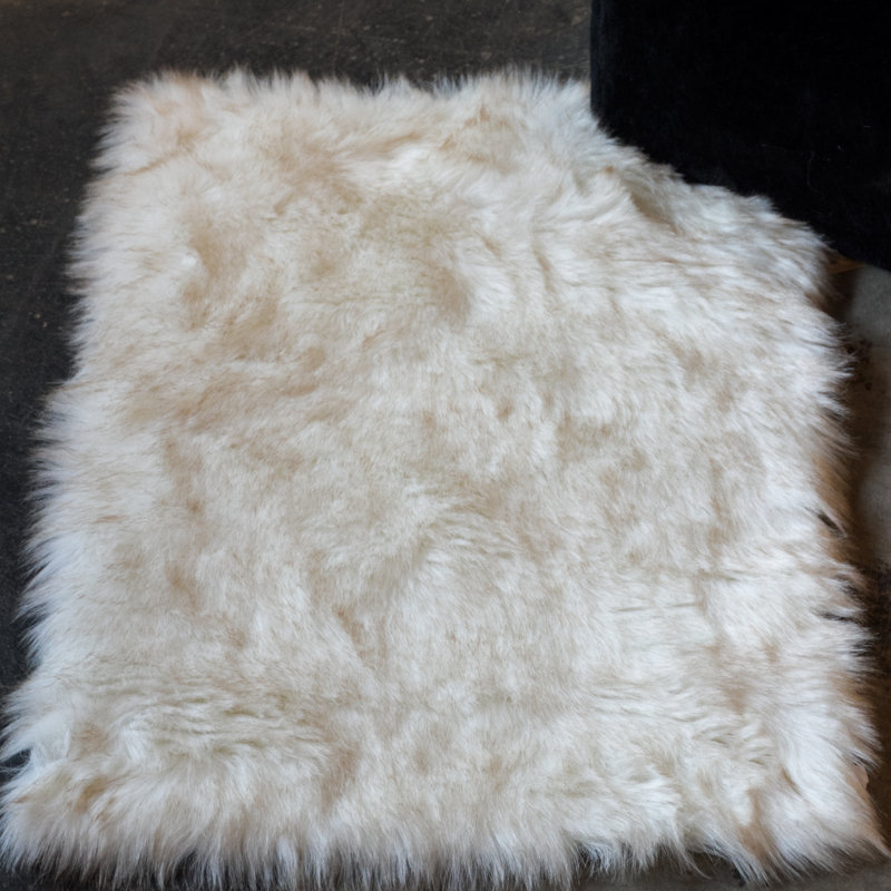 Shawnta Faux Sheepskin Fur Off White Area Rug, Rectangle 3' x 5'