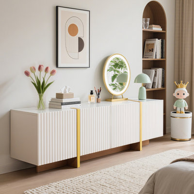 Meuble télé de luxe cannelé pour téléviseur de 65/70/75 po, centre de divertissement moderne et chic avec 4 portes, console média en bois pour le salon et la chambre à coucher, blanc