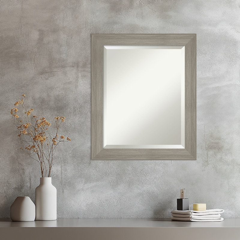 Miroir mural Grand Greywash, 23,75 po x 19,75 po, Gris délavé