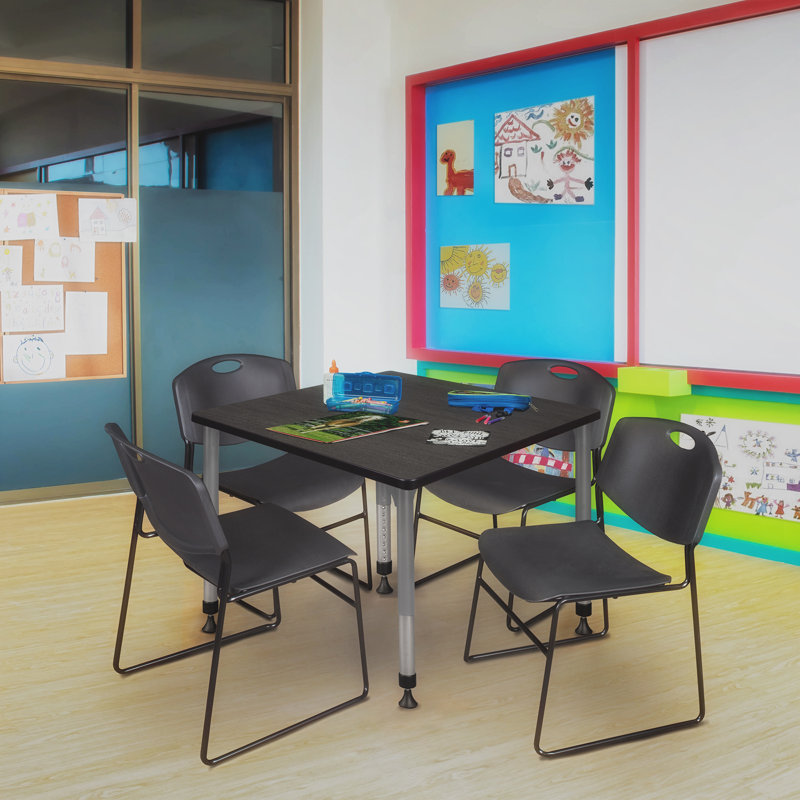 Ensemble de table de salle à manger L 42 po Romig Kee, Érable, H 34 po x l 42 po x P 42 po
