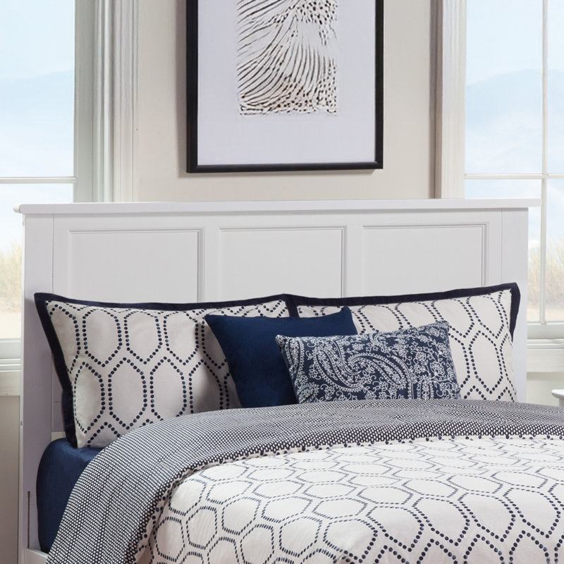 Lit plateforme en bois massif avec pied de lit assorti Marshallville, Double, Blanc