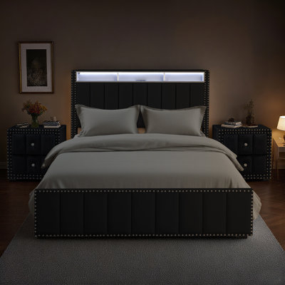 Ensemble de chambre à coucher 3 pièces, cadre de lit rembourré avec station de charge et lumière DEL et deux tables de chevet