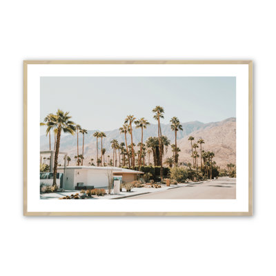 Demariyah The Hills, encadré sur papier par Krista Broadway, photographie