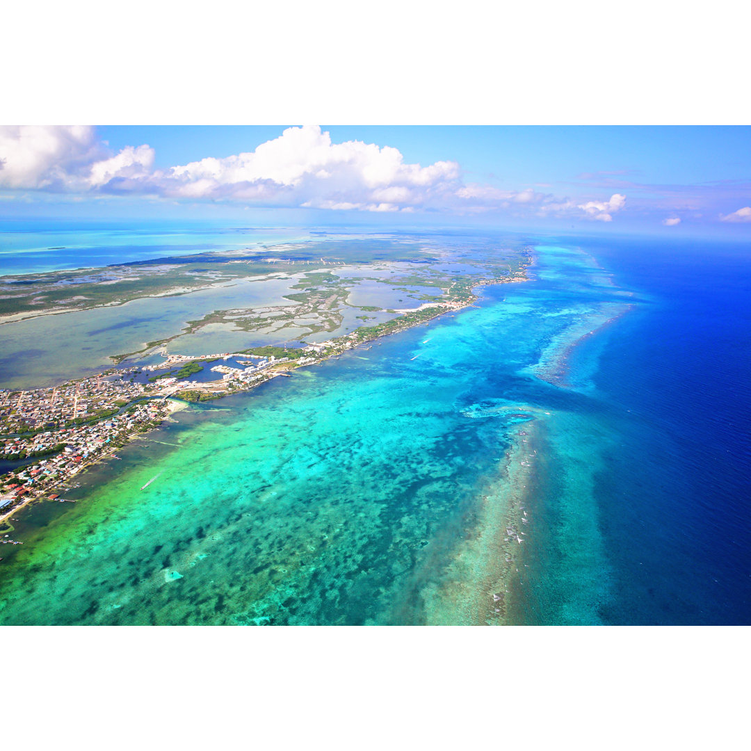San Pedro Town, Ambergris Caye, Belize, Barierr Reef, Caribbean Sea - Wrapped Canvas Print