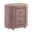 Table de chevet contemporaine de style rose avec une texture de velours doux et des tiroirs fonctionnels