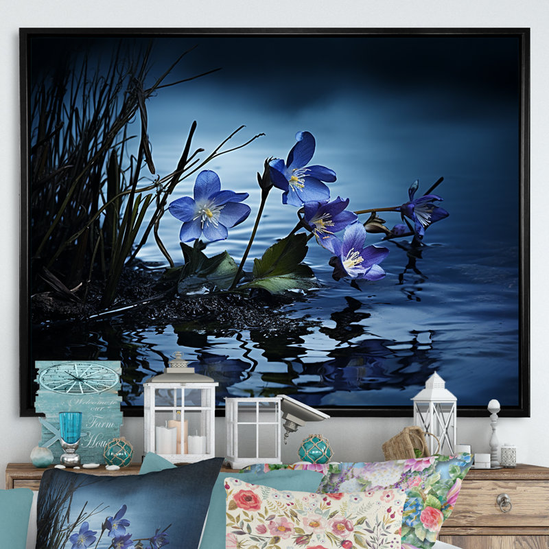 Violettes charme en hiver, Cadre flottant noir, H 30 po x l 40 po