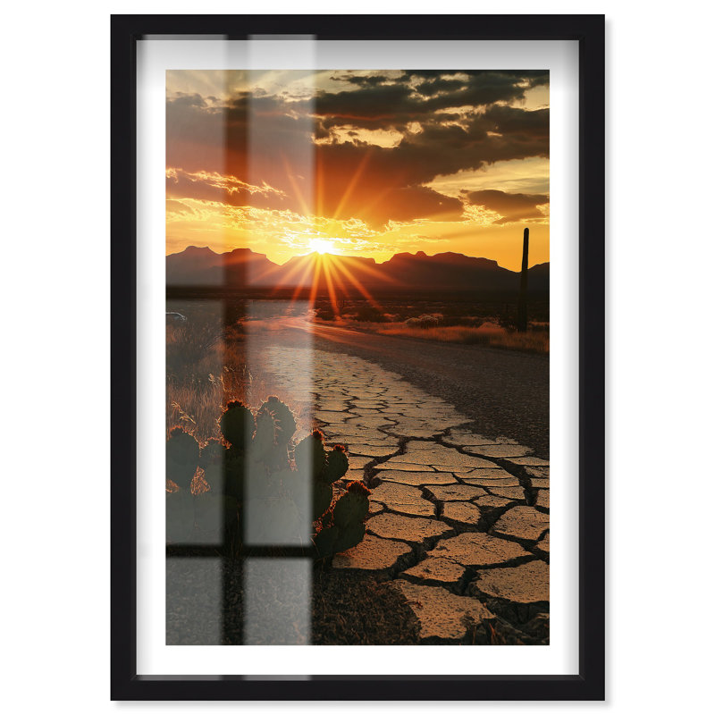 «Road Ahead Shadowbox Print Travel» par Notoriart, H 46 po x l 31 po, Noir