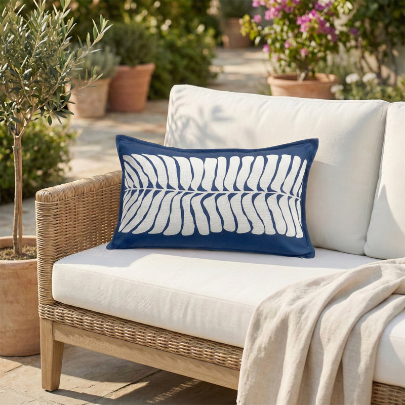 Coussin lombaire intérieur / extérieur fabriqué à partir de fils de polyester recyclés - double face, résistant aux taches, lavable à la machine - tropical - patio, terrasse, porche, salon - Hilo - bleu - (14 po x 24 po)