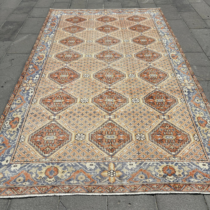 Tapis Oushak turc antique fait à la main en orange vif pour un décor de salle à manger classique