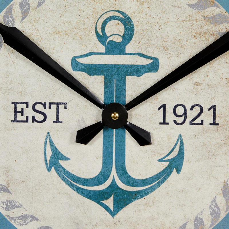 Horloge murale blanche en métal