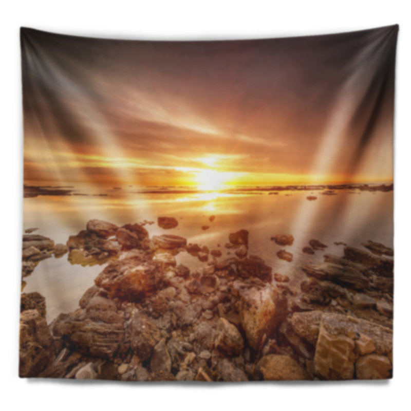 Tapisserie «Seashore Beautiful Sunset over Rocky Beach», H 32 po x l 39 po