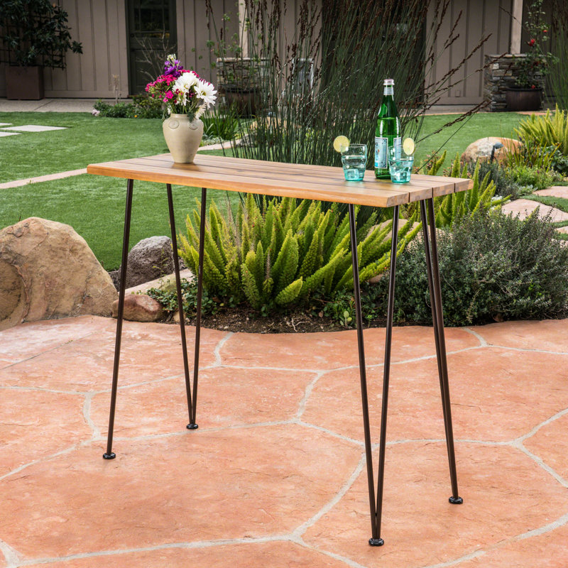 Table d'extérieur en bois - avec finition et fabrication en fer industrielle