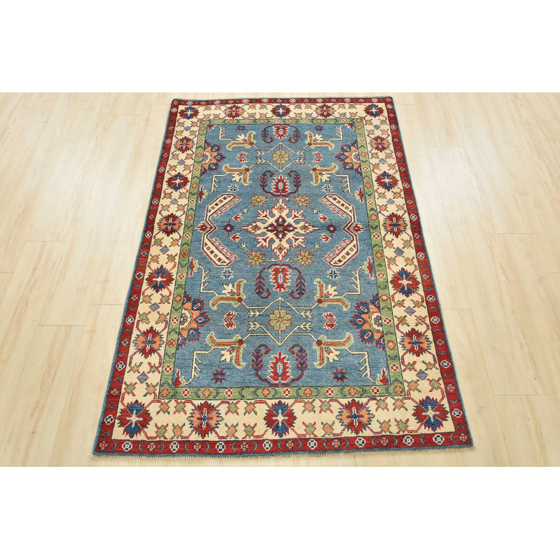 Tapis 4 pi 1 po x 5 pi 11 po