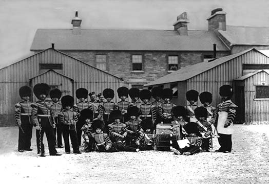 « irish soldats », reproduction de photo, H 24 po x l 36 po x P 1,5 po