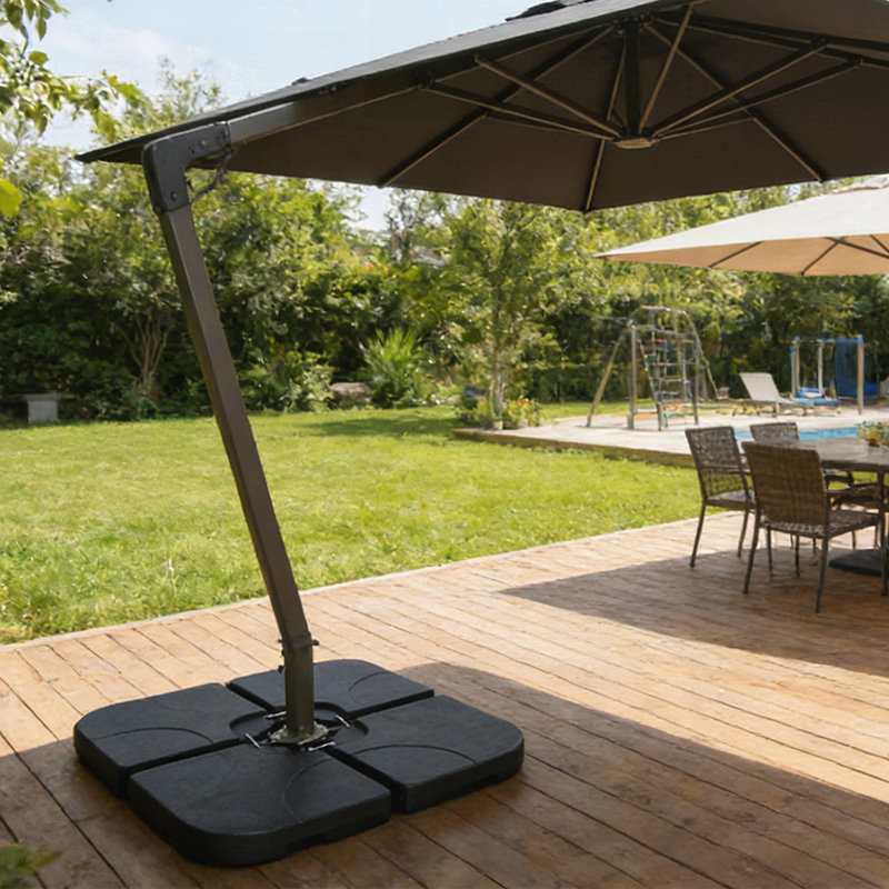 Porte-parapluie de jardin robuste et décalé, base rechargeable avec eau ou sable, résistant aux intempéries et empilable pour une utilisation extérieure