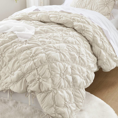 115597510-8CDE Comforter